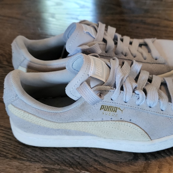 Brand New Puma Womens size 6 blue and white suede sneakers - Picture 16 of 16